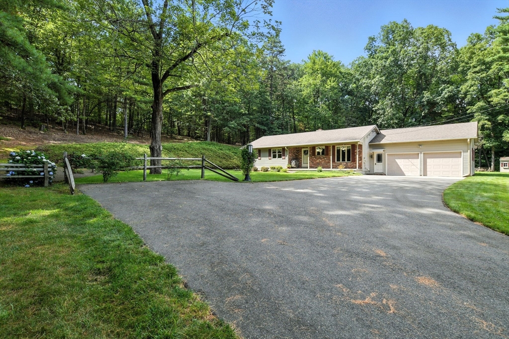 622 East Mountain Road Westfield, MA 01085 - Photo 4 of 39 Gallery Image 4
