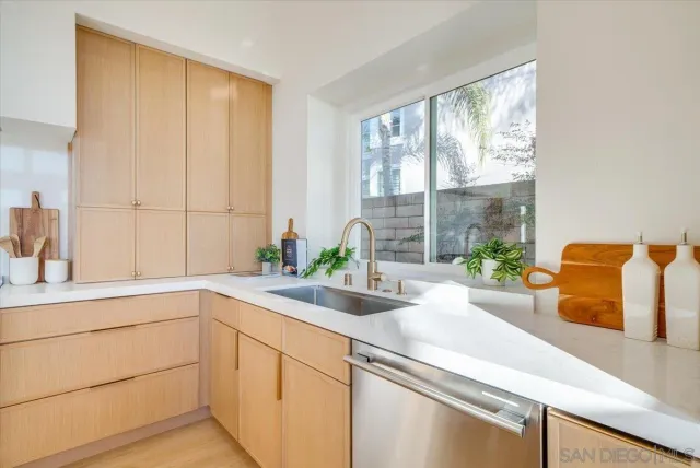 $1,999,000 | 1736 Blackbird Circle, Carlsbad, CA 92011