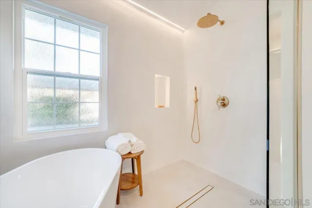 $1,999,000 | 1736 Blackbird Circle, Carlsbad, CA 92011