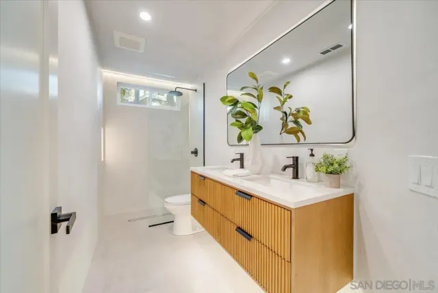 $1,999,000 | 1736 Blackbird Circle, Carlsbad, CA 92011