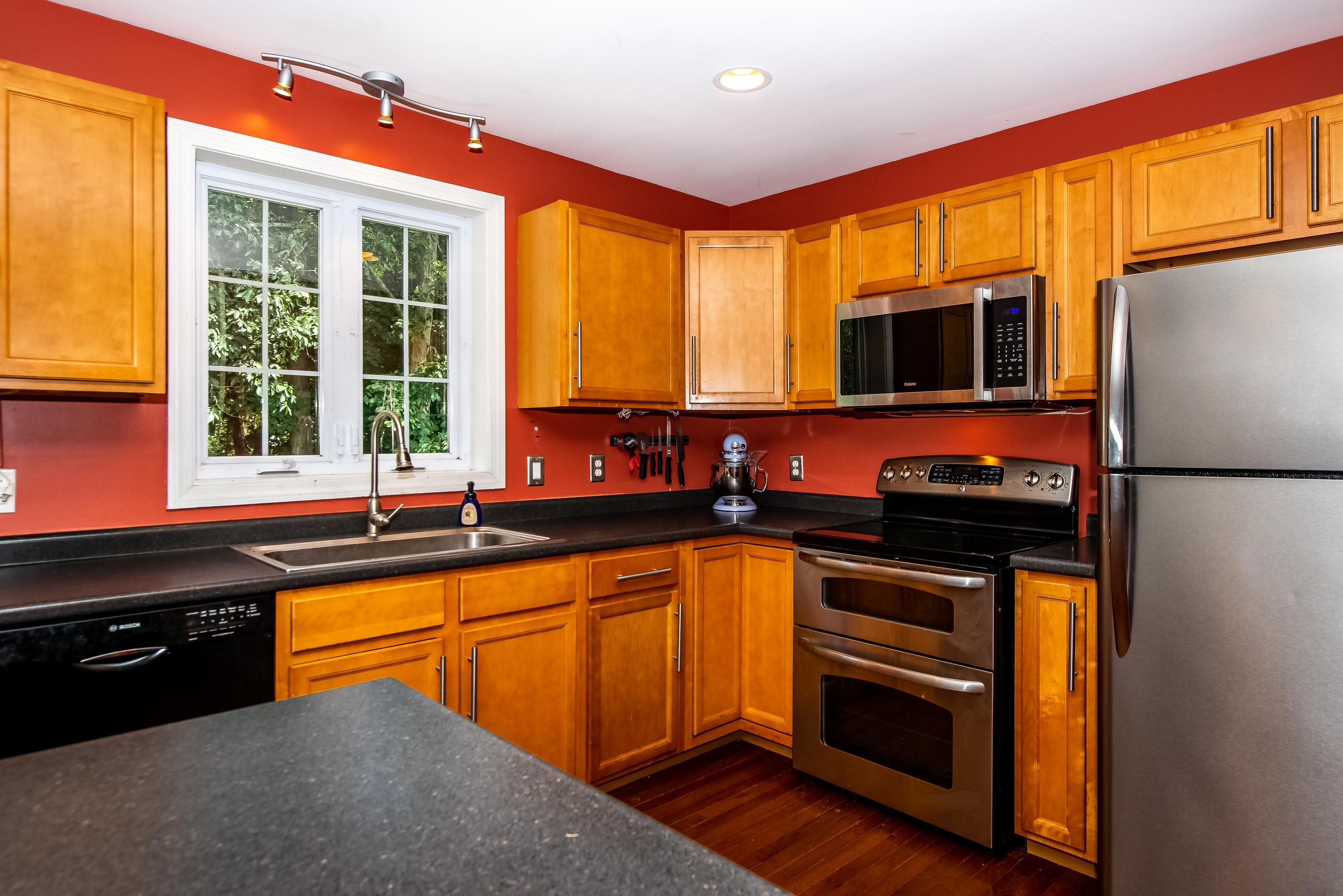 26 Dover Point Road Dover, NH 03820 - Photo 4 of 40 Gallery Image 4