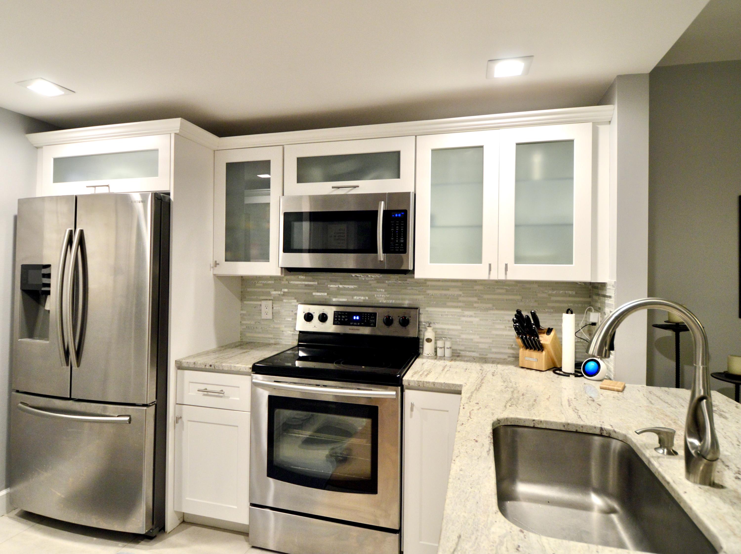 2800 Fiore Way, Unit 109 Delray Beach, FL 33445 - Photo 2 of 16 Kitchen