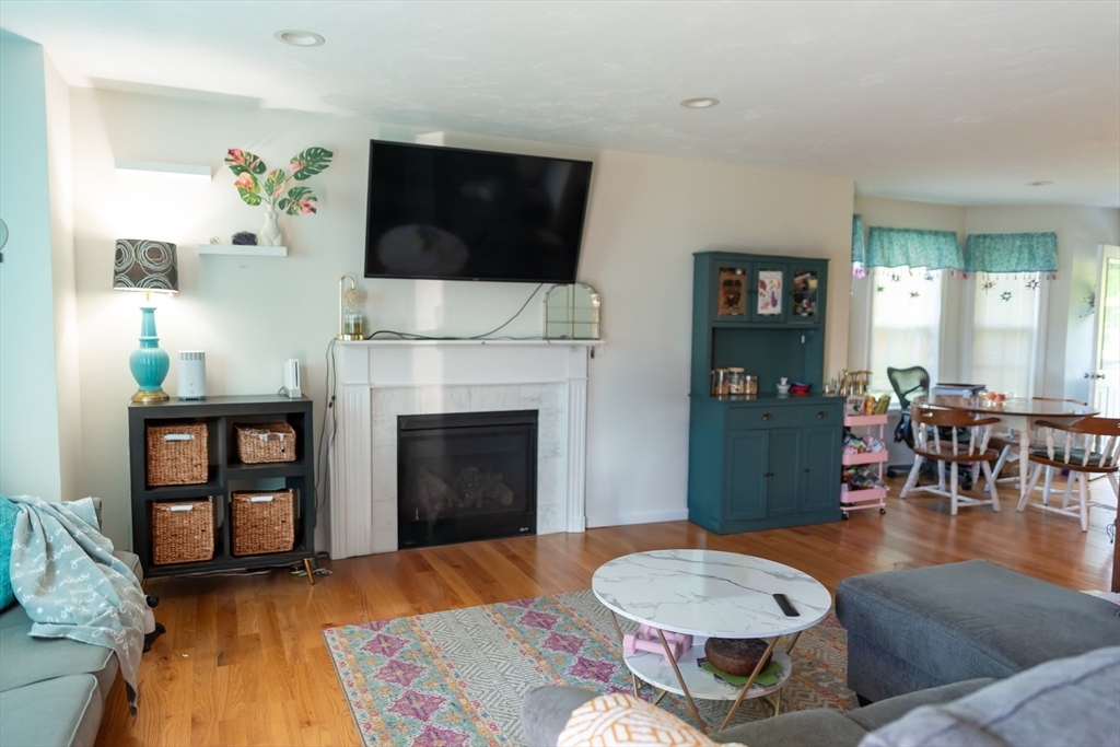 91 Riley Road, Unit 91 Tyngsborough, MA 01879 - Photo 4 of 22