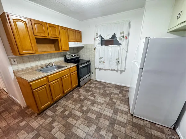 $2,500 | 109-35 96th Street, Unit 2ND FLOOR 2BR | Ozone Park