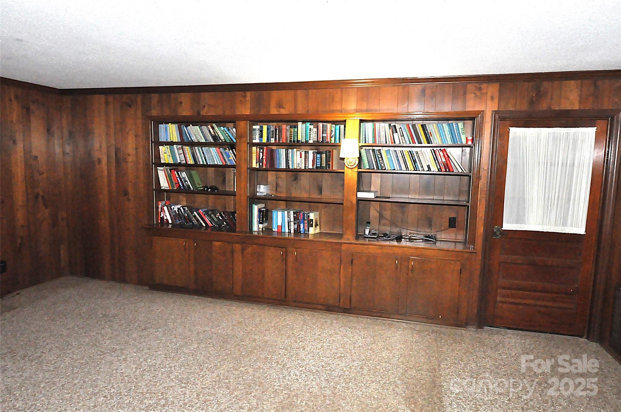 752 Cedar Lane Chester, SC 29706 - Photo 16 of 35 a room with window and dresser
