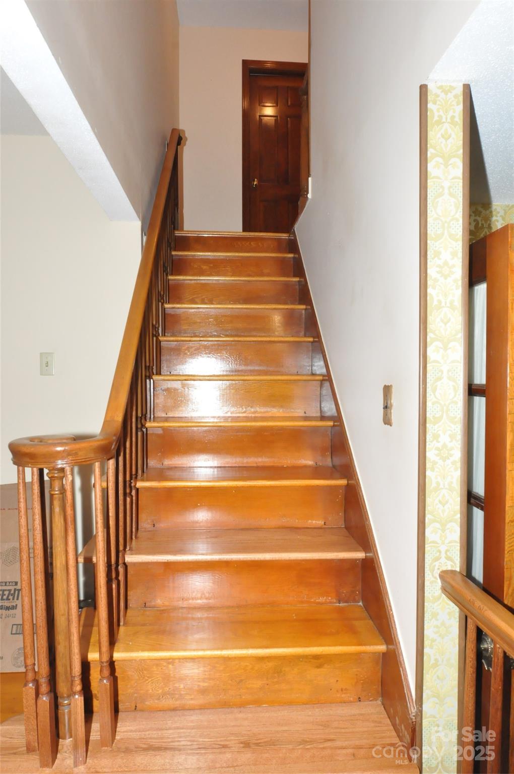 752 Cedar Lane Chester, SC 29706 - Photo 9 of 38 a view of entryway