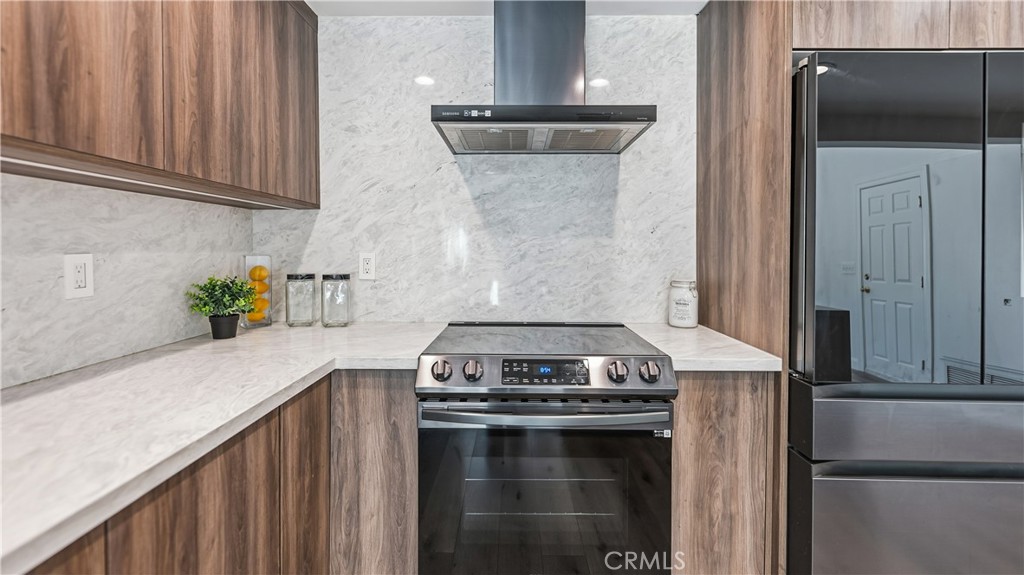 2430 East Greensward Street Simi Valley, CA 93065 - Photo 18 of 53