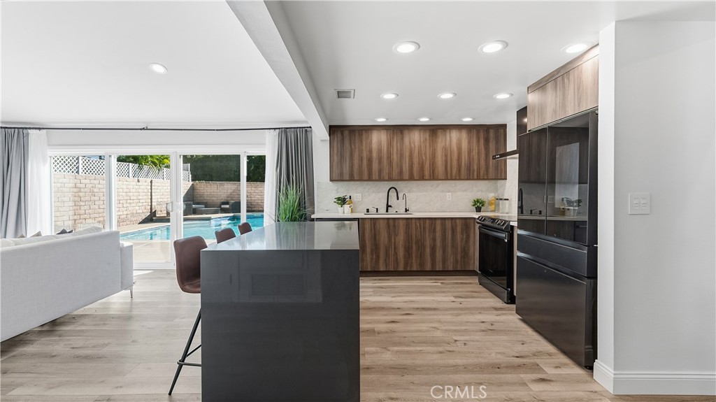 2430 East Greensward Street Simi Valley, CA 93065 - Photo 19 of 53