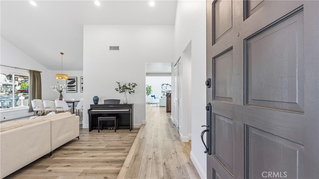 2430 East Greensward Street Simi Valley, CA 93065 - Photo 7 of 53