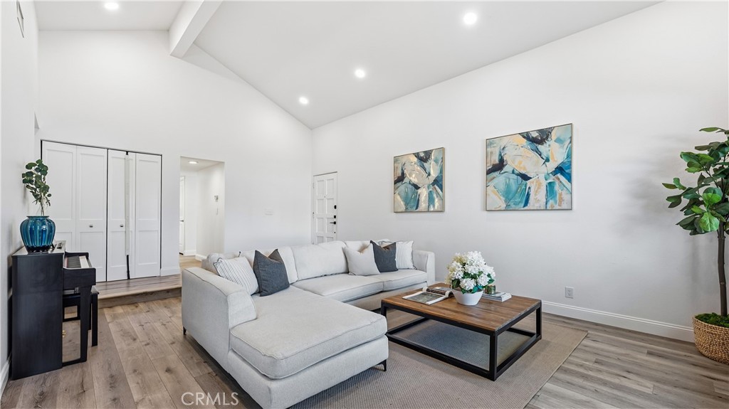 2430 East Greensward Street Simi Valley, CA 93065 - Photo 9 of 53