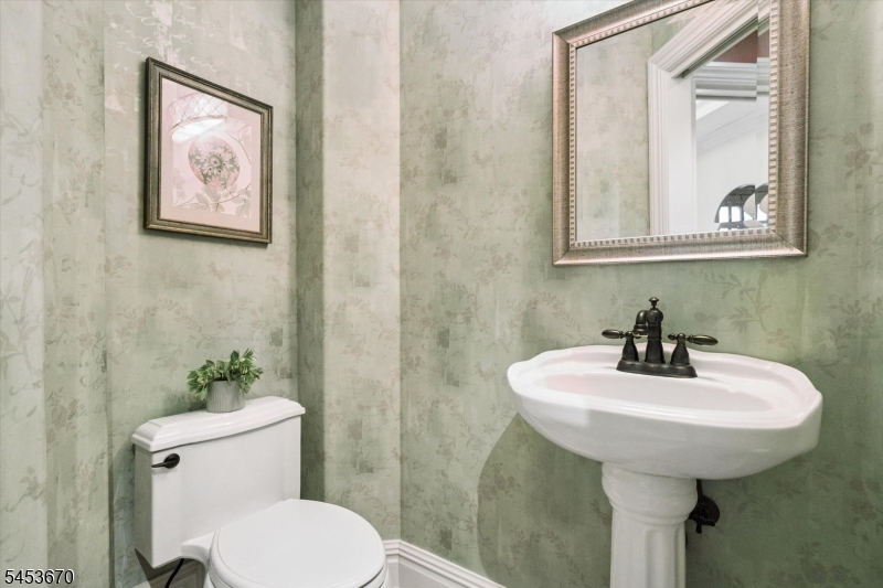 7 Farmstead Road North Caldwell, NJ 07006 - Photo 19 of 43 Gallery Image 19