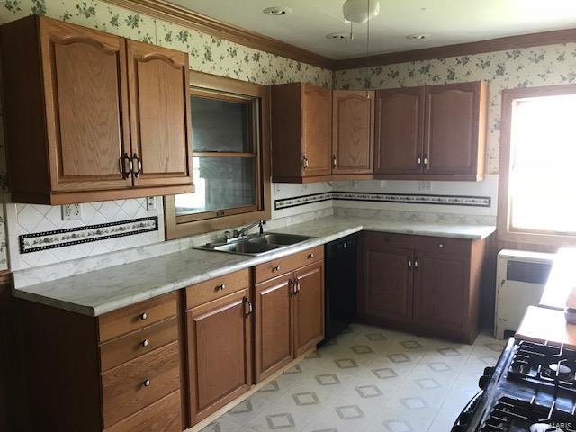 605 Walnut Greenfield, IL 62044 - Photo 15 of 59