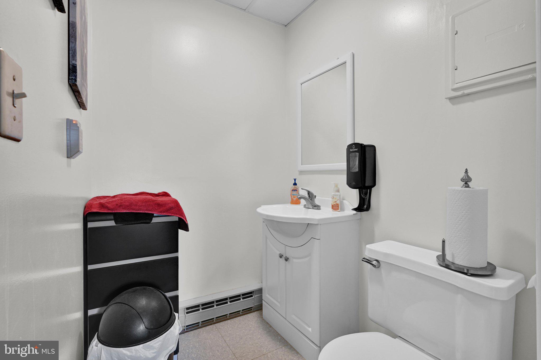 1629 New Holland Road Reading, PA 19607 - Photo 20 of 34 Powder Room