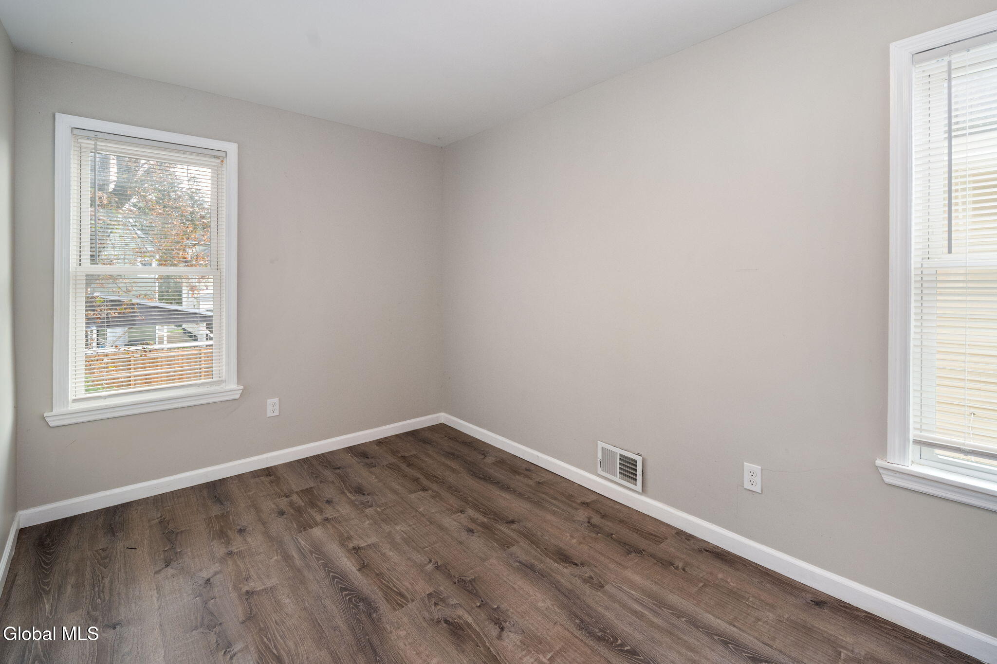 82 Haigh Avenue Schenectady, NY 12304 - Photo 19 of 30 20-82HaighAve_20