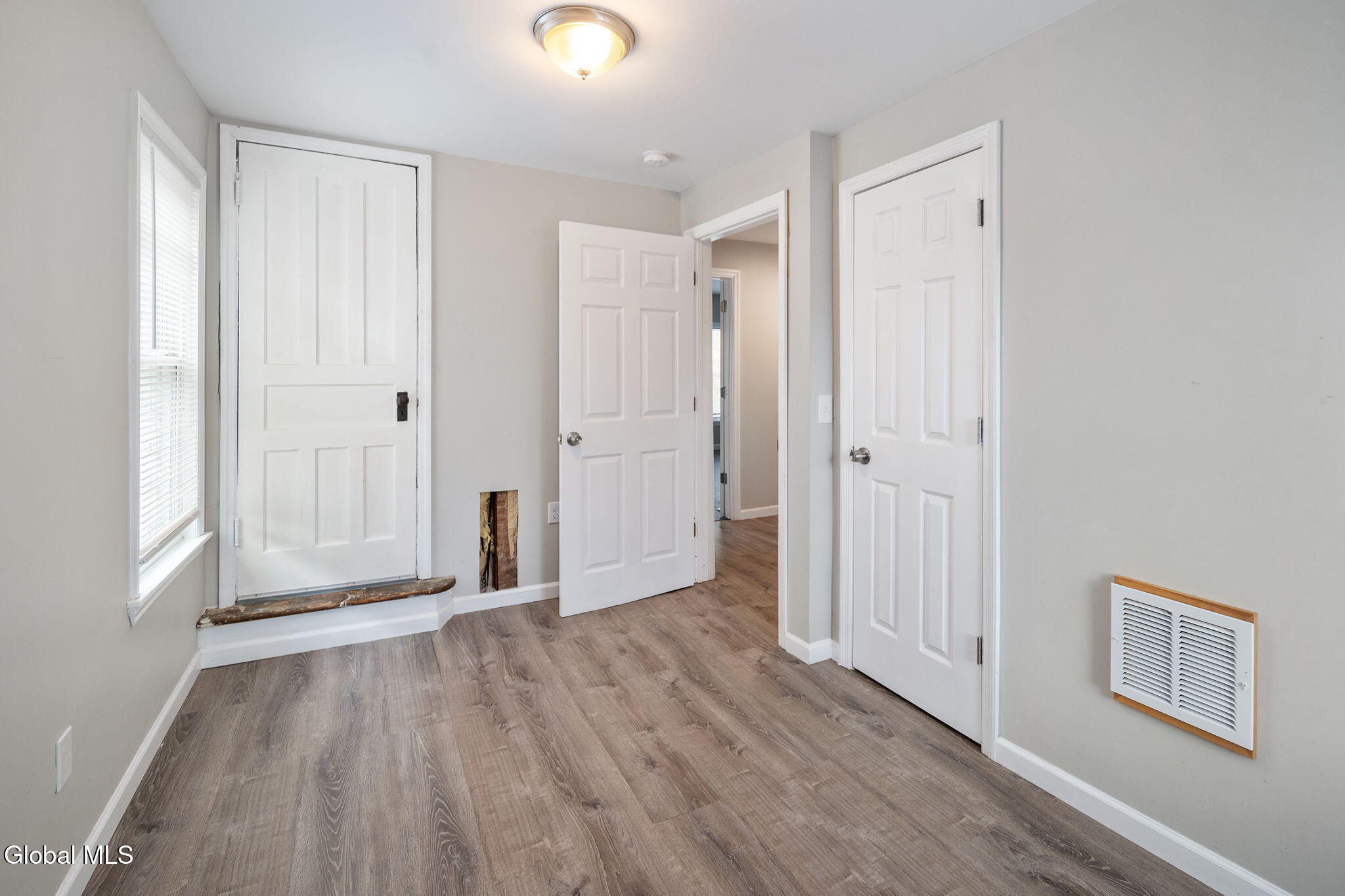 82 Haigh Avenue Schenectady, NY 12304 - Photo 20 of 30 21-82HaighAve_21