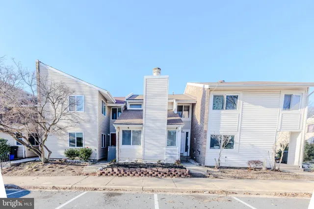 $2,800 | 13373 Hungerford Place, Herndon, VA 20170