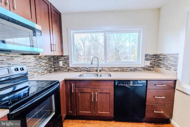 $2,800 | 13373 Hungerford Place, Herndon, VA 20170