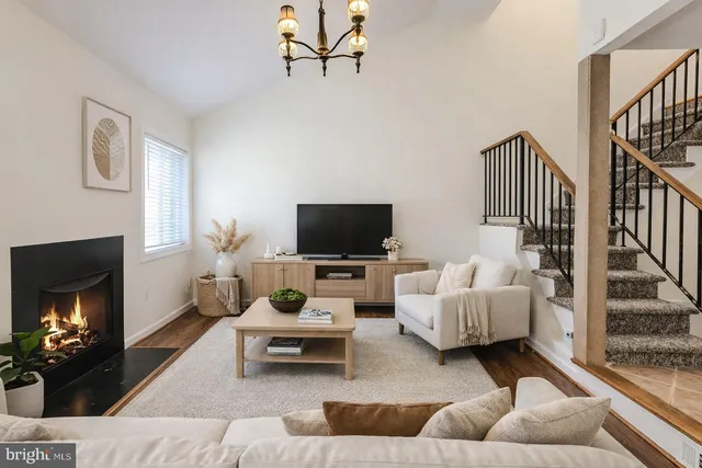 $2,800 | 13373 Hungerford Place, Herndon, VA 20170