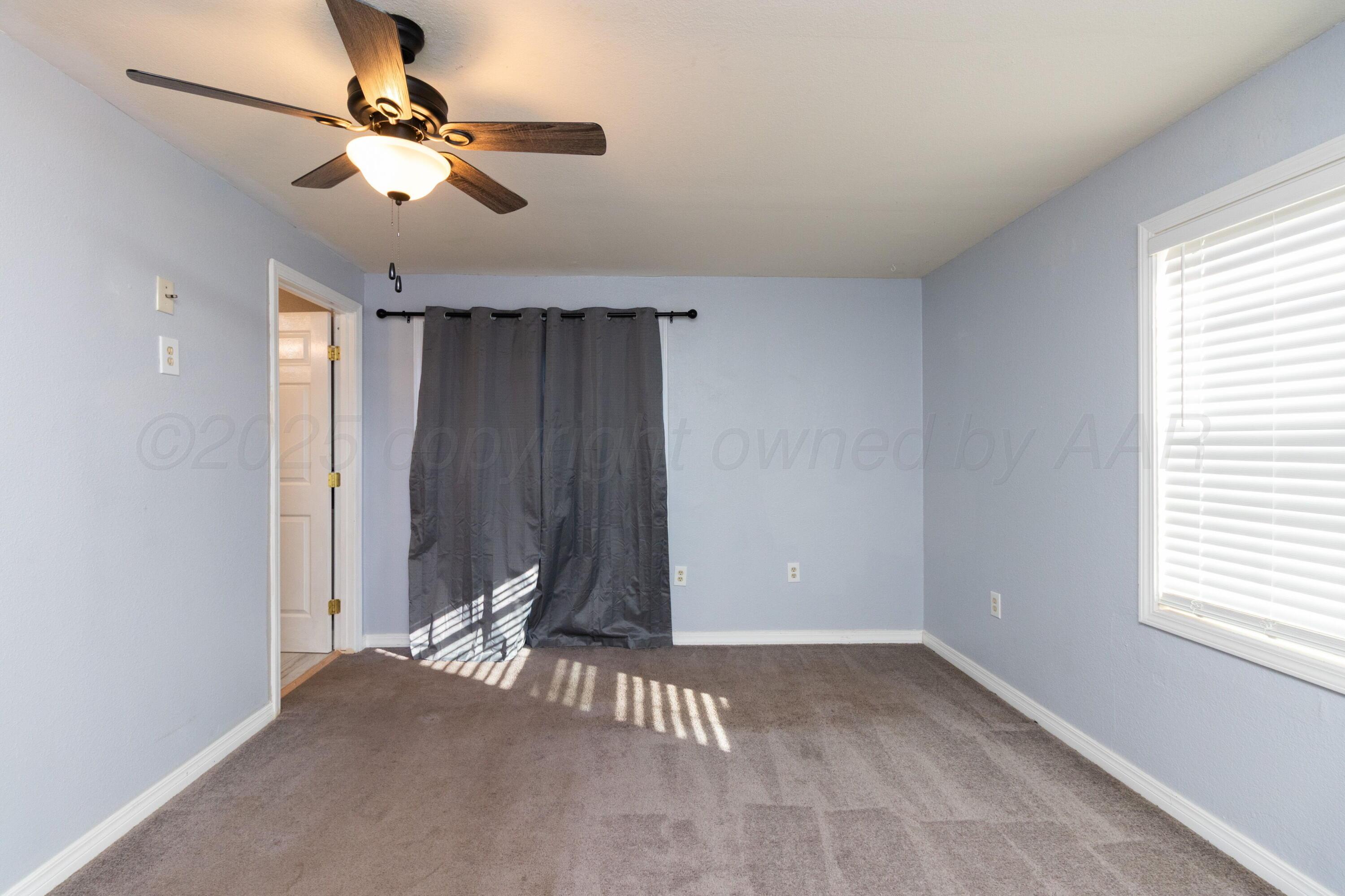 4613 Parker Street Amarillo, TX 79110 - Photo 14 of 26 Primary bedroom