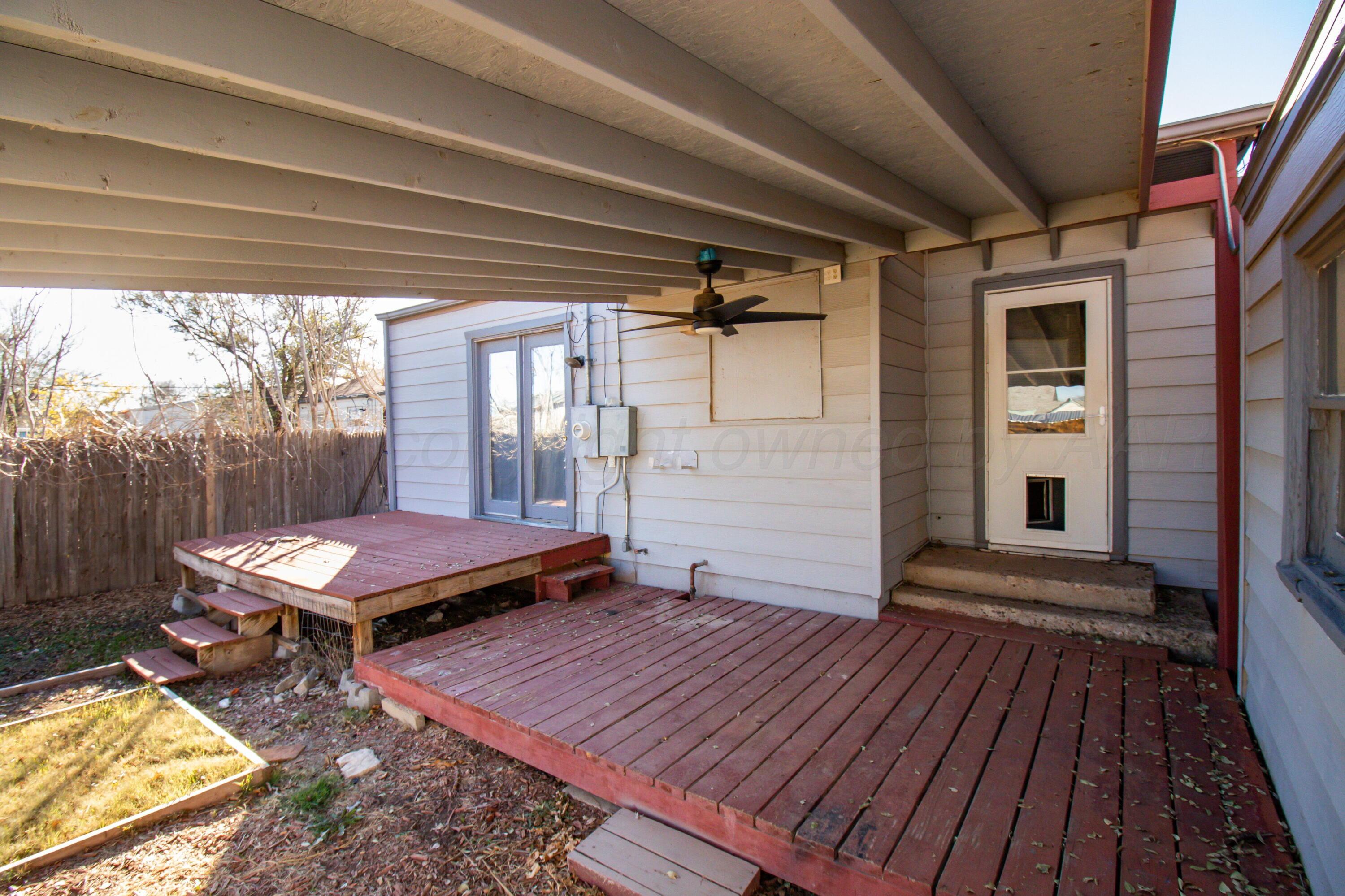 4613 Parker Street Amarillo, TX 79110 - Photo 25 of 26 Deck