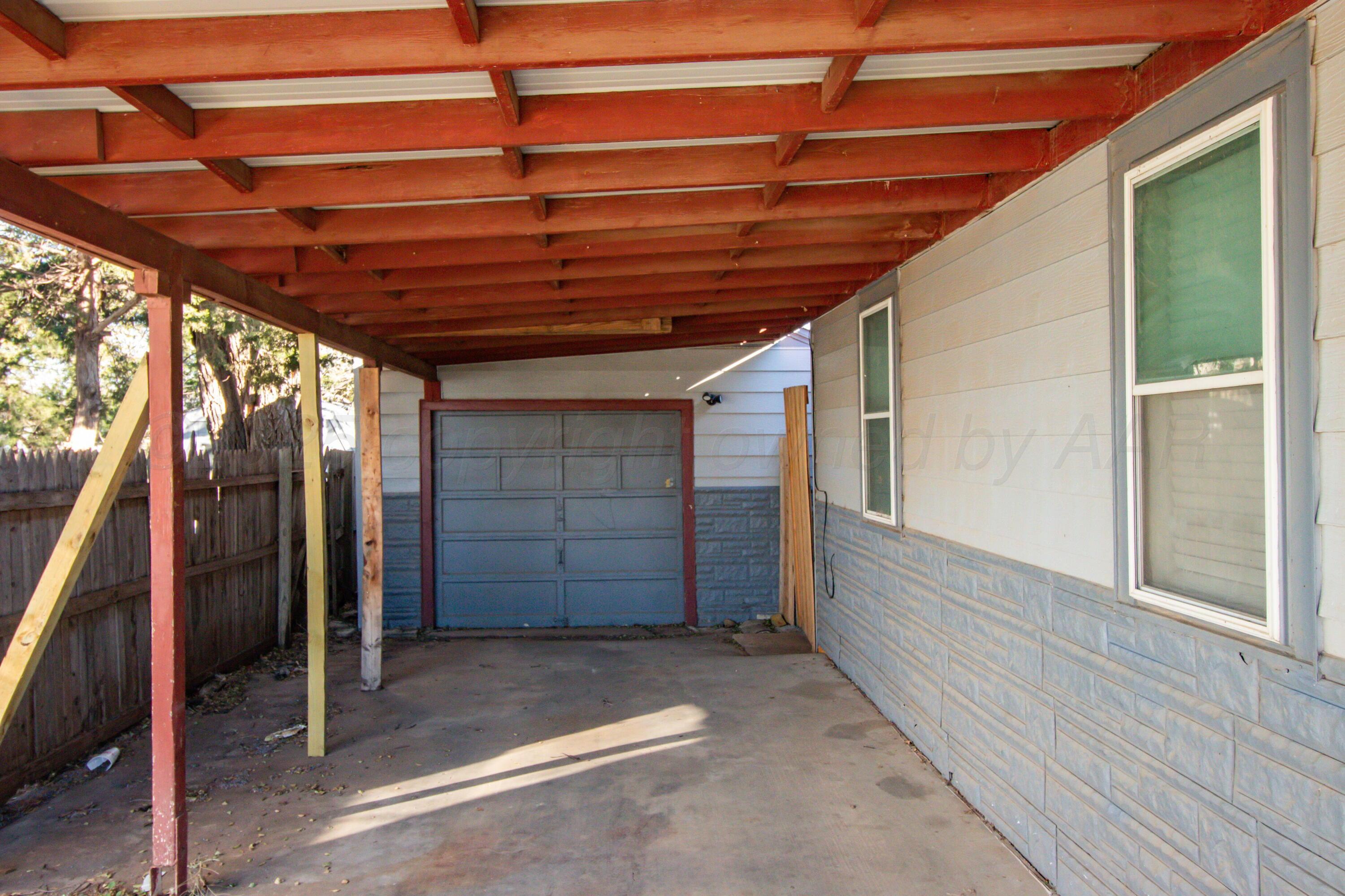 4613 Parker Street Amarillo, TX 79110 - Photo 26 of 26 Garage