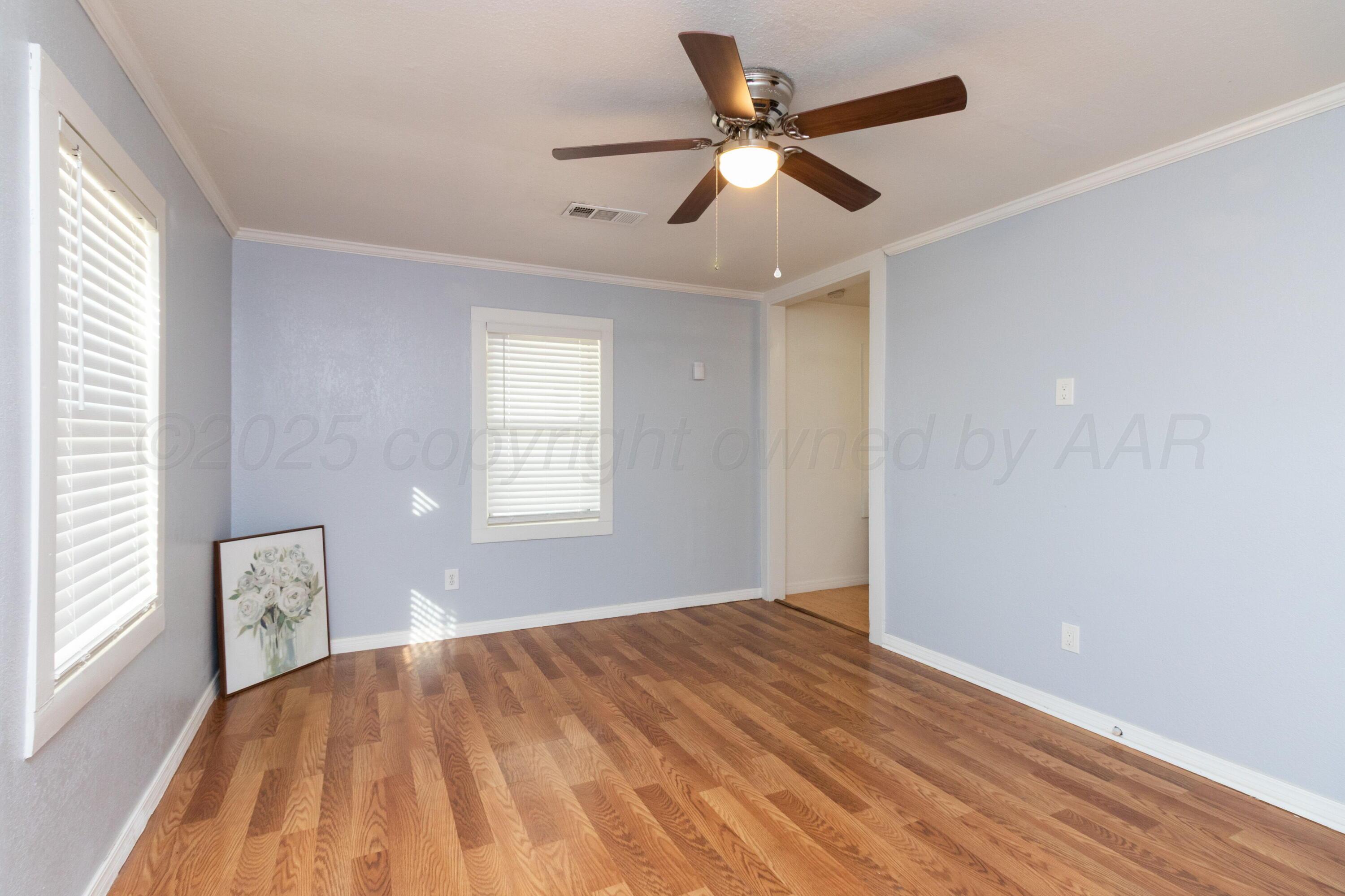 4613 Parker Street Amarillo, TX 79110 - Photo 4 of 26 Livingroom 1