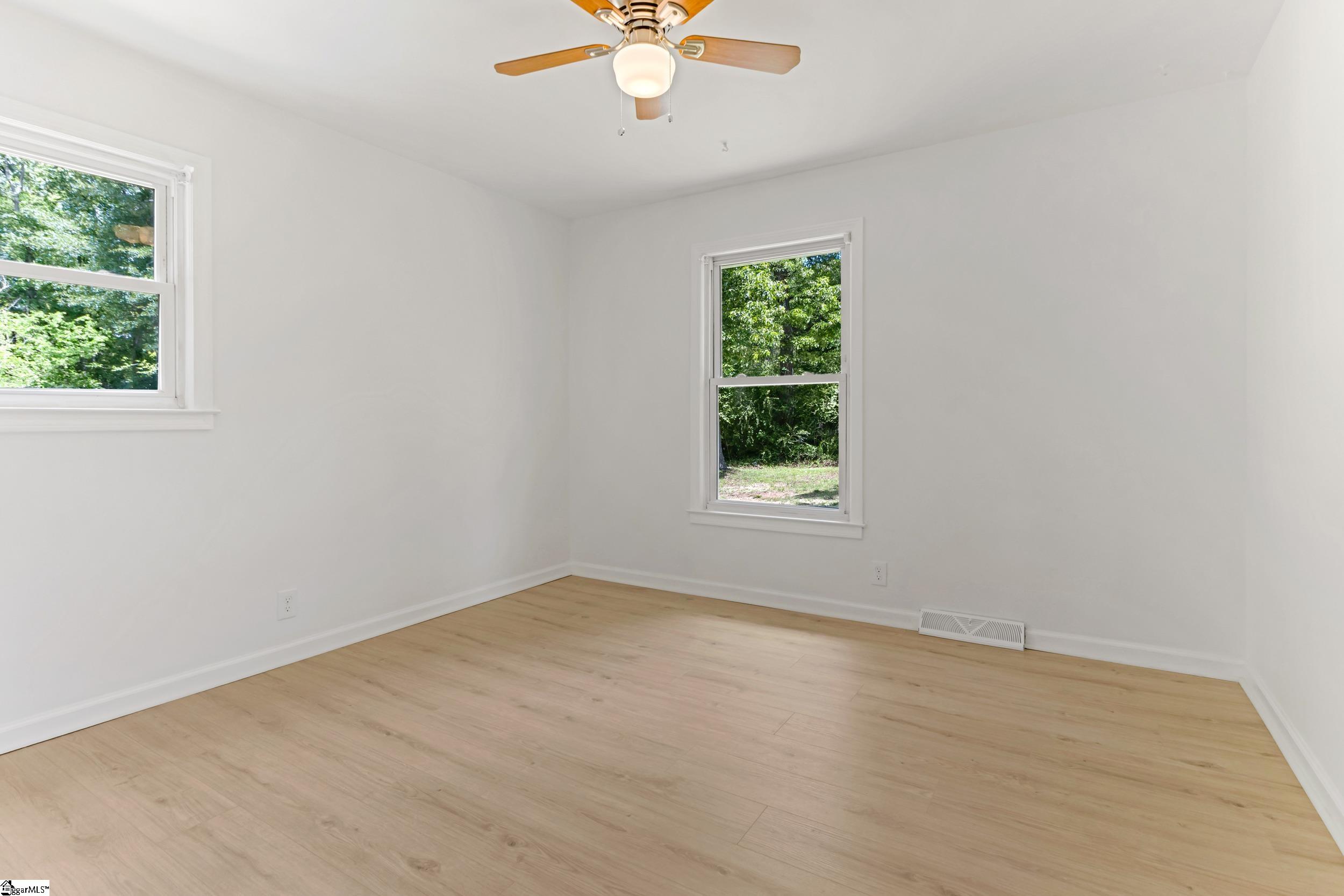 157 Botany Slopes Road Piedmont, SC 29673 - Photo 17 of 34