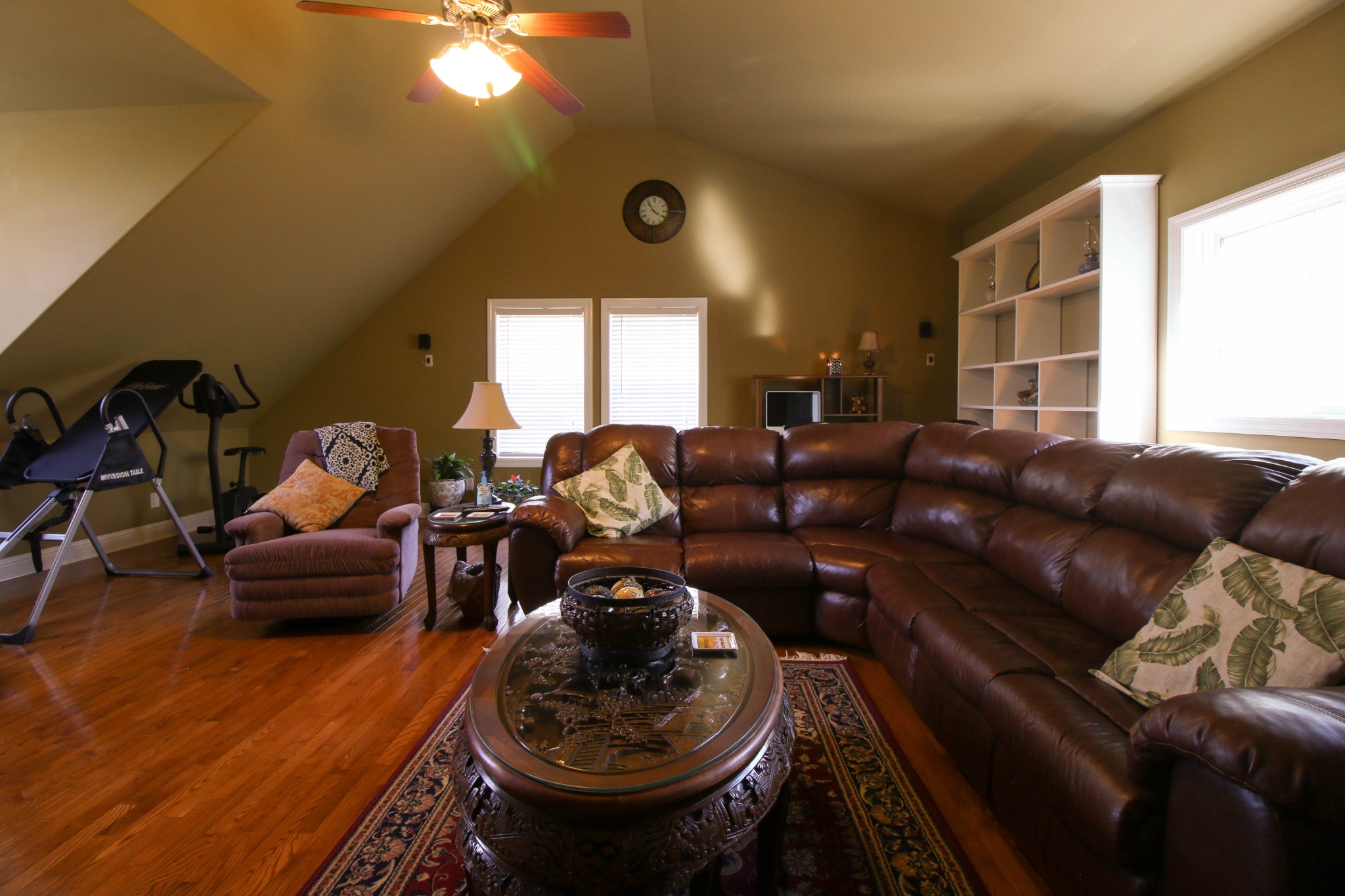1783 Friendship Road Cross Plains, TN 37049 - Photo 21 of 24 a living room with furniture and a large window