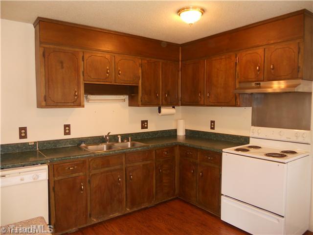 225 Foulks Road Madison, NC 27025 - Photo 3 of 16 Kitchen.