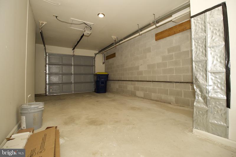 305 Pine Valley Road Dover, DE 19904 - Photo 16 of 37 a view of a walk in closet