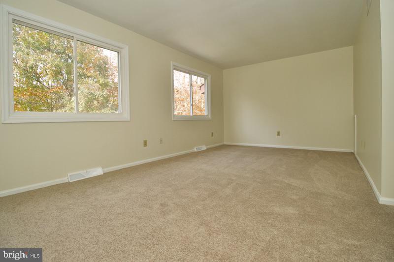 305 Pine Valley Road Dover, DE 19904 - Photo 27 of 37 an empty room with a window