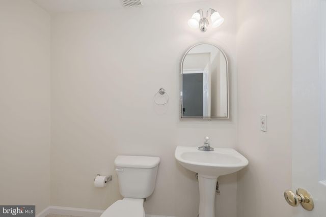 $770,000 | 6452 Waterfield Road, Alexandria, VA 22315