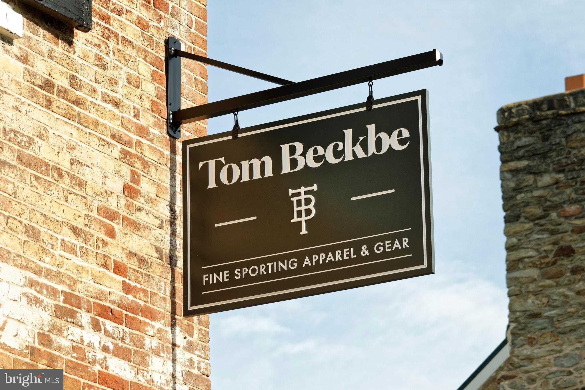 23443 23443-unit A Dover Road Middleburg, VA 20117 - Photo 31 of 41 Great local shopping