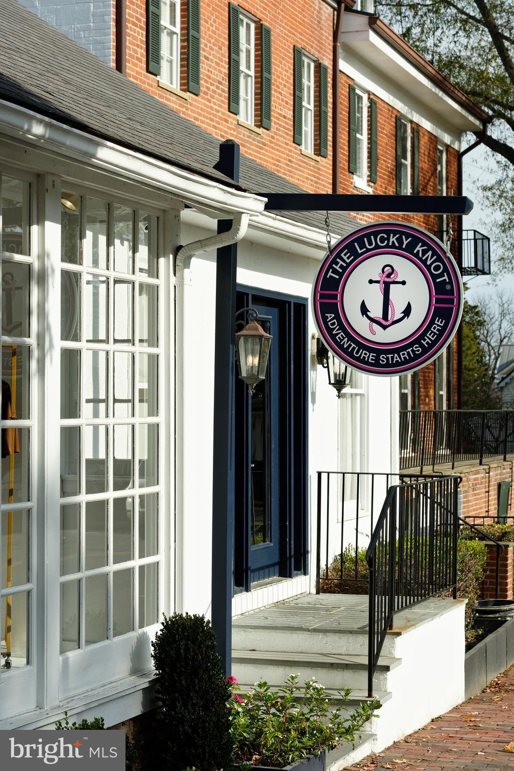 23443 23443-unit A Dover Road Middleburg, VA 20117 - Photo 39 of 41 Great local shopping