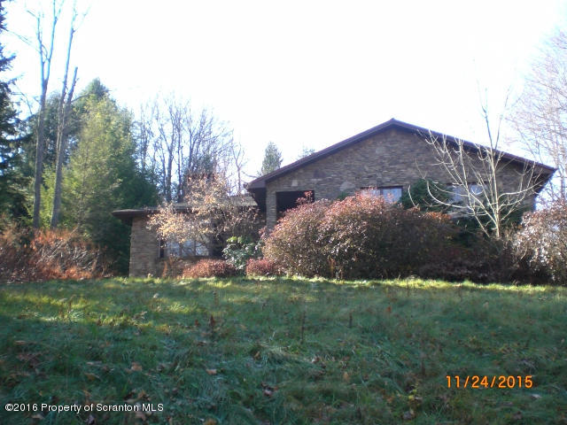 1 Maple Street Moscow, PA 18444 - Photo 4 of 28 Gallery Image 4