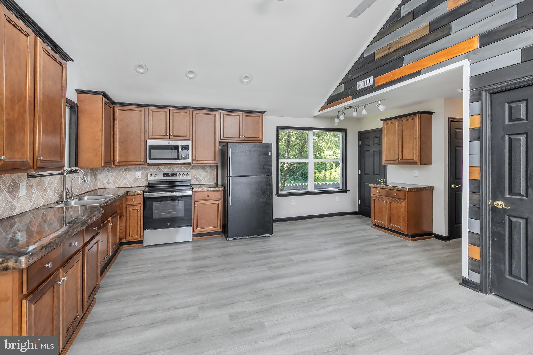 19 Bridgeton Fairton Road Bridgeton, NJ 08302 - Photo 8 of 38 Kitchen