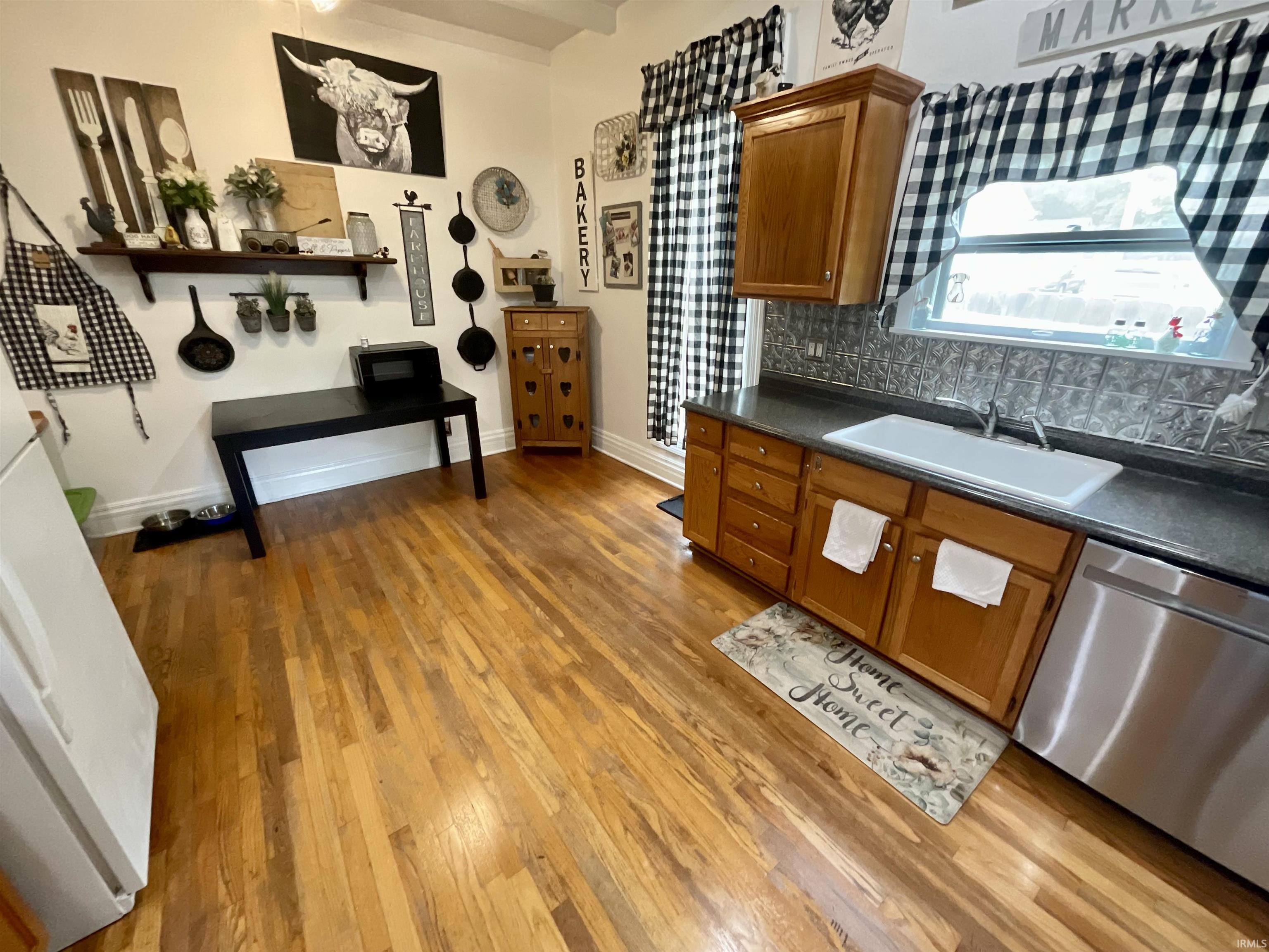 209 East 4th Street Warren, IN 46792 - Photo 8 of 24