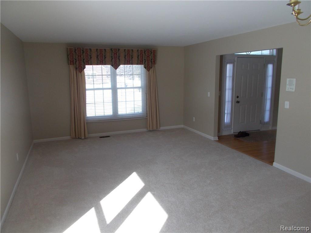 3475 Wyndam Lane Rochester, MI 48306 - Photo 2 of 11