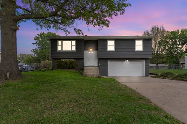 $219,900 | 220 Melodie Lane, Colona, IL 61241