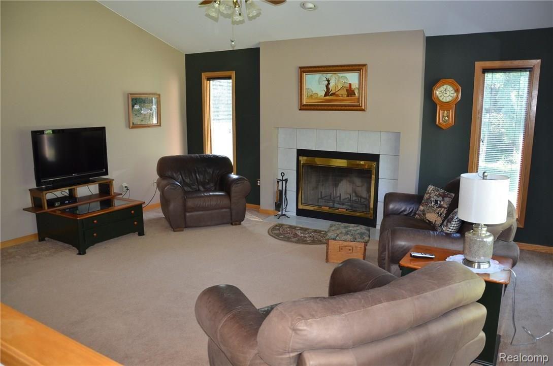 12480 North Territorial Road Dexter, MI 48130 - Photo 12 of 27 DSC_1683.JPG
