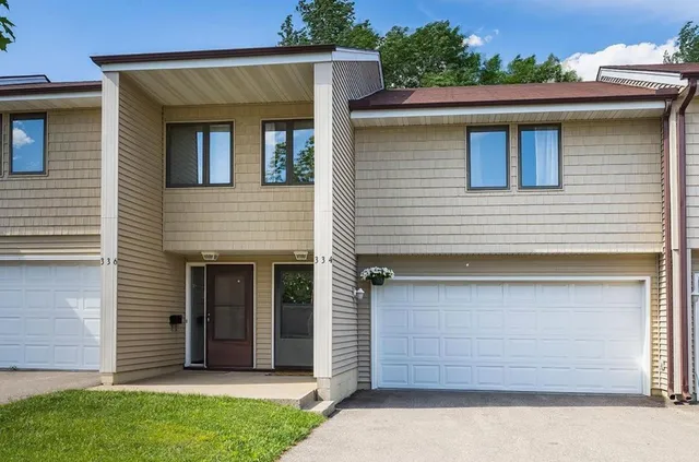 $2,100 | 334 West 5th Street, Waconia, MN 55387