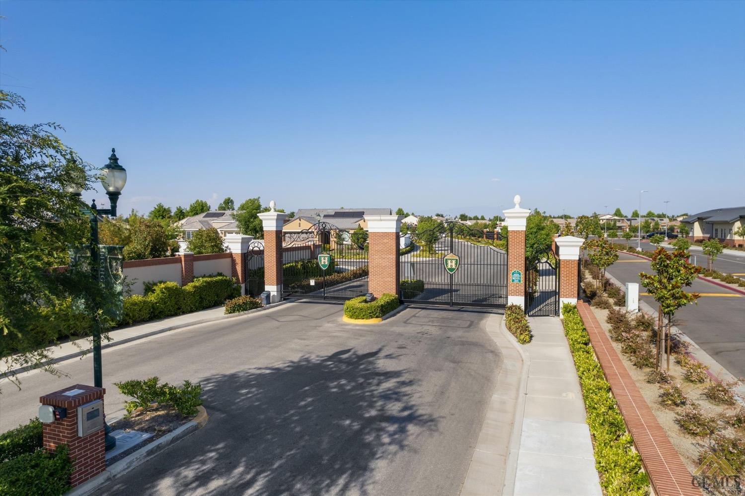 Undisclosed Address Bakersfield, CA 93311 - Photo 3 of 64