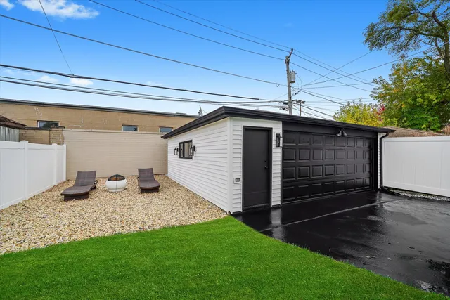 $360,000 | 1811 North 72nd Court, Elmwood Park, IL 60707