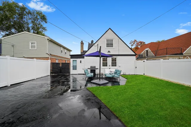 $360,000 | 1811 North 72nd Court, Elmwood Park, IL 60707