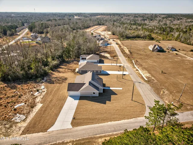 $325,000 | 3 Shadow Wood Drive, Perkinston, MS 39573