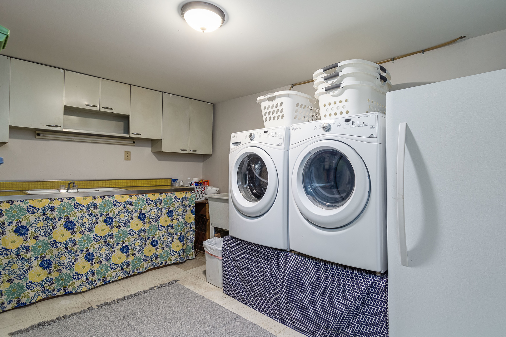 8537 East Prairie Road Skokie, IL 60076 - Photo 22 of 46 a utility room with dryer and washer