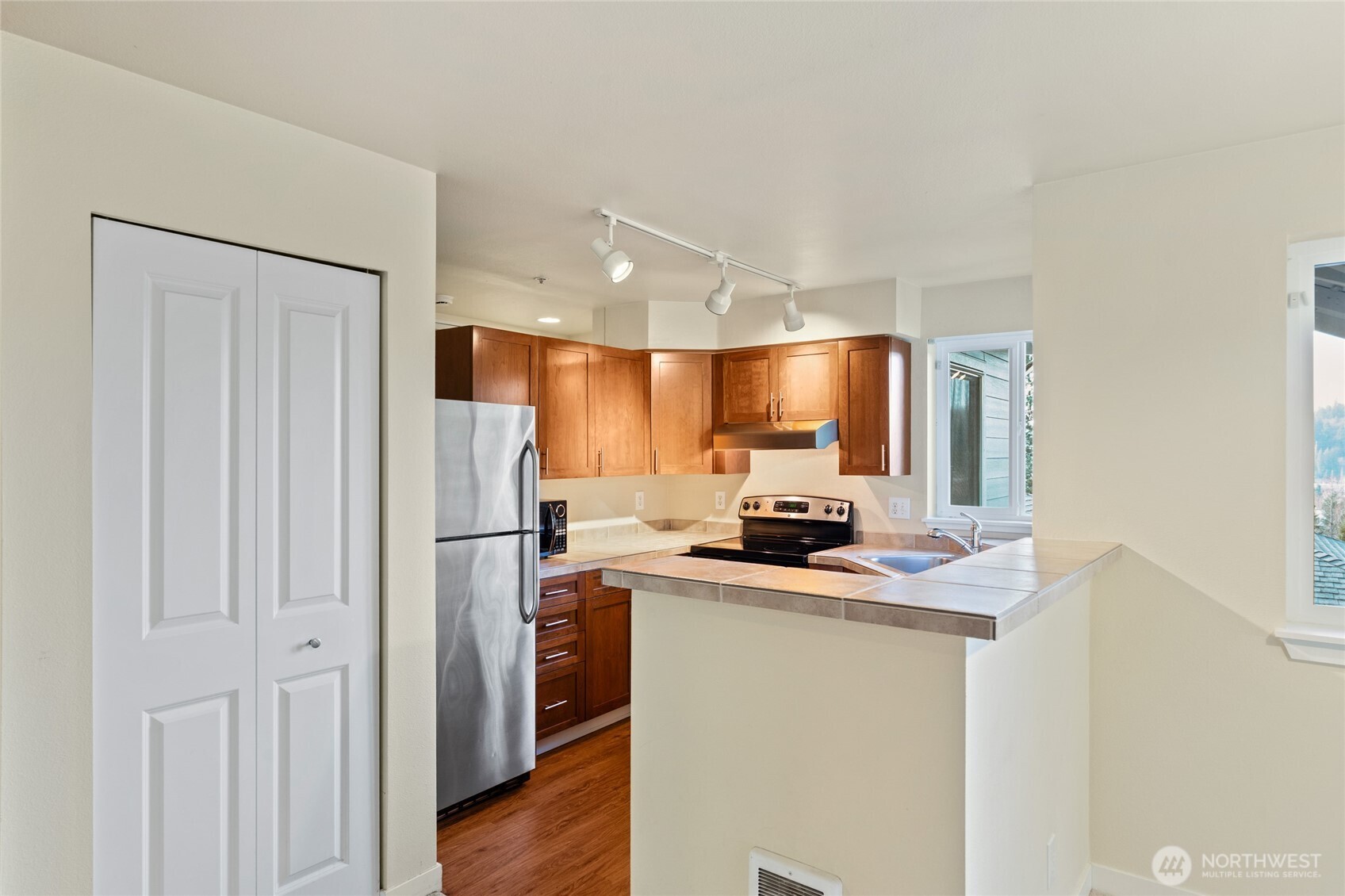 3926 243rd Place Southeast, Unit H304 Bothell, WA 98021 - Photo 8 of 23