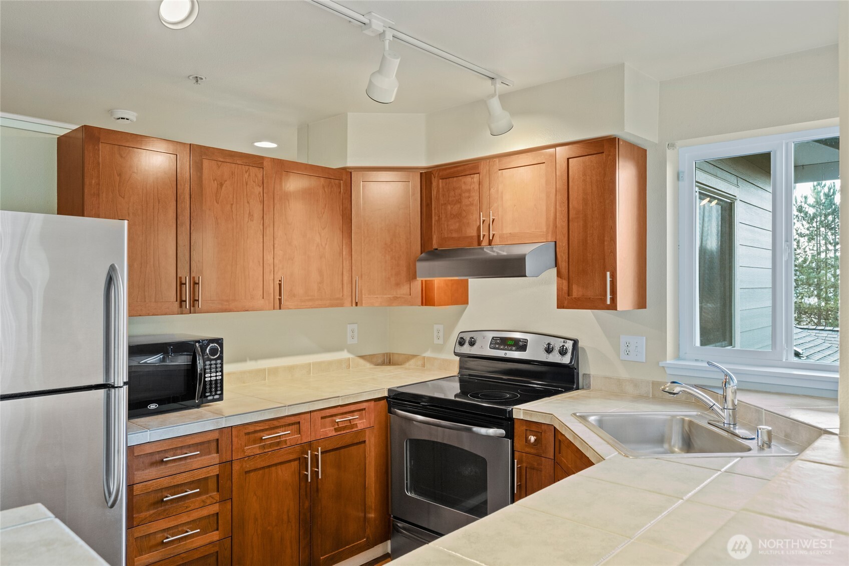 3926 243rd Place Southeast, Unit H304 Bothell, WA 98021 - Photo 9 of 23