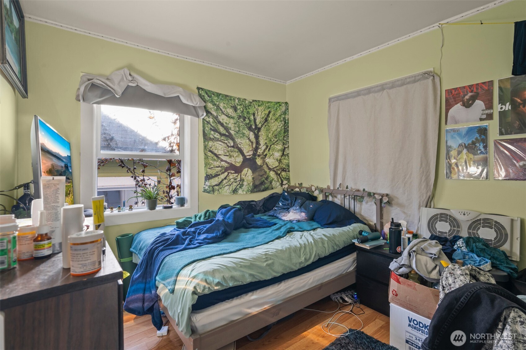 341 Northeast 51st Street Seattle, WA 98105 - Photo 2 of 28