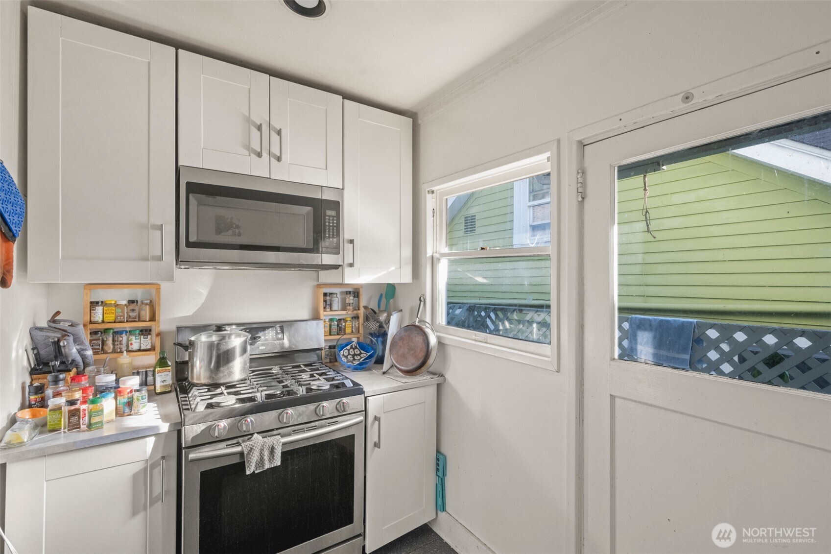 341 Northeast 51st Street Seattle, WA 98105 - Photo 8 of 28